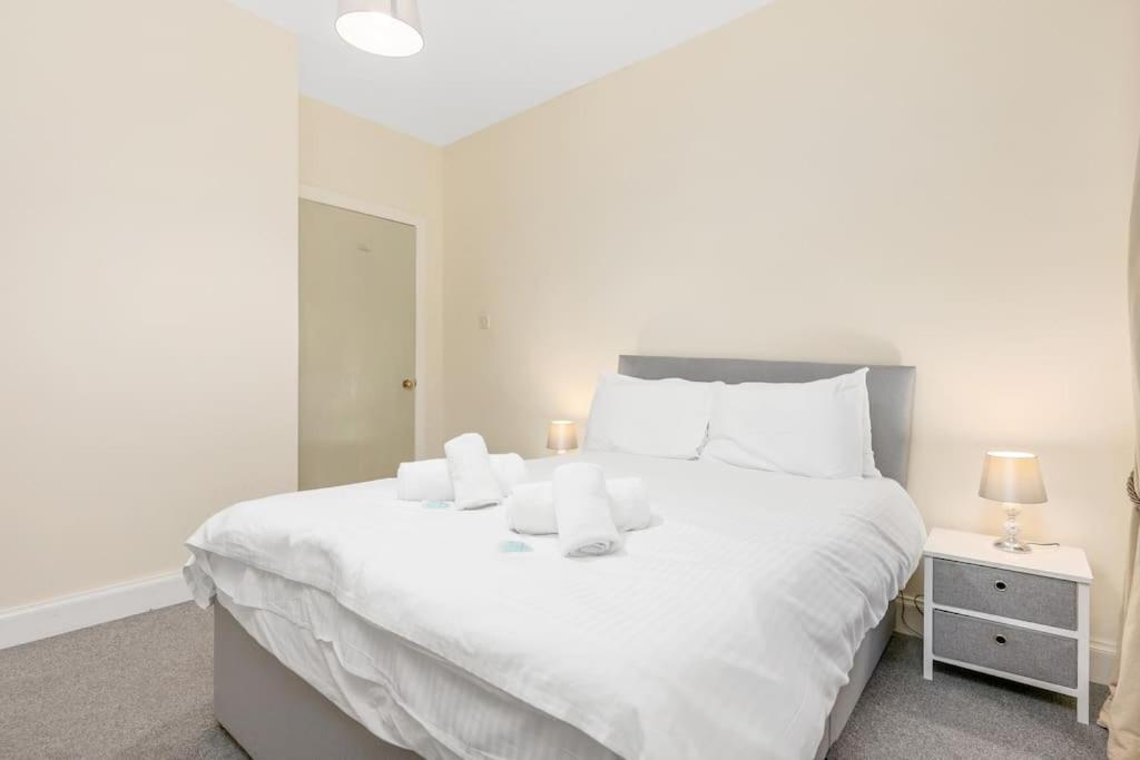 Two Bedroom Apartment-Central Edinburgh-Old Town-Licensed المظهر الخارجي الصورة