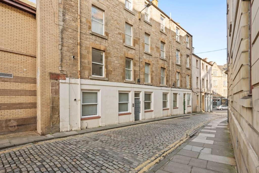 Two Bedroom Apartment-Central Edinburgh-Old Town-Licensed المظهر الخارجي الصورة