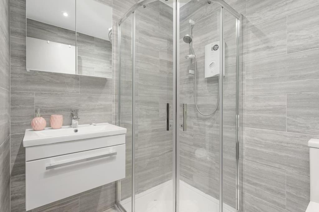 Two Bedroom Apartment-Central Edinburgh-Old Town-Licensed المظهر الخارجي الصورة