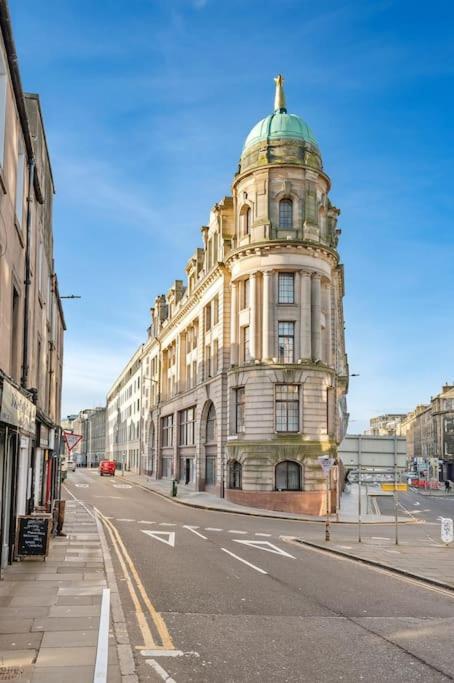 Two Bedroom Apartment-Central Edinburgh-Old Town-Licensed المظهر الخارجي الصورة