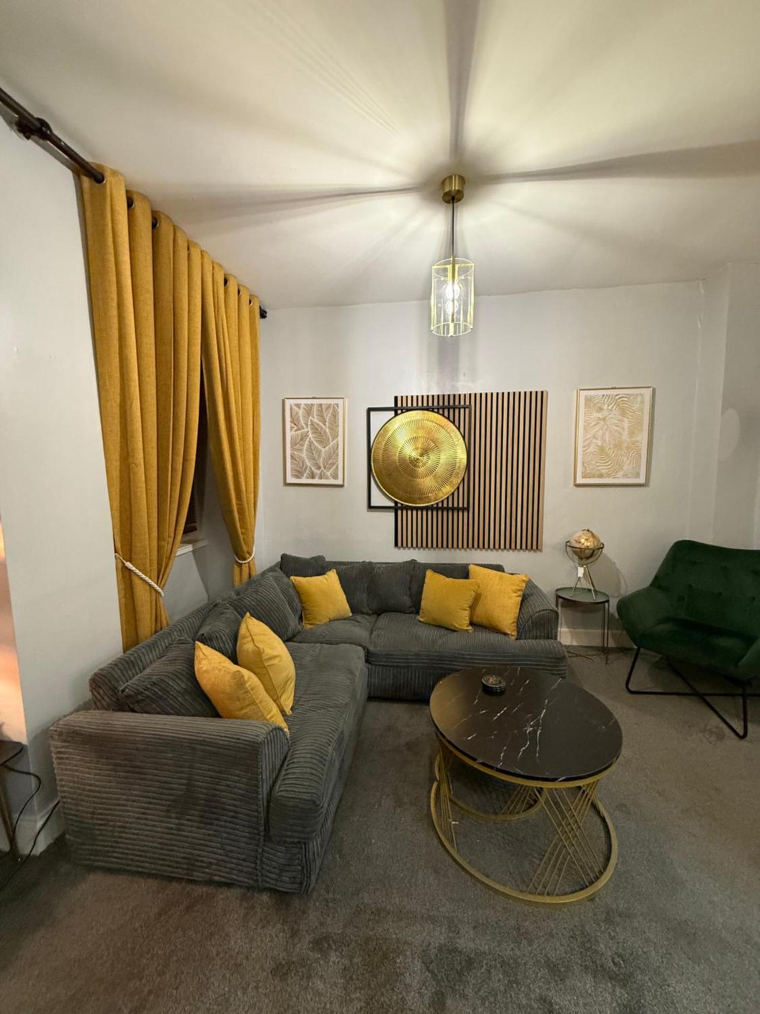 Two Bedroom Apartment-Central Edinburgh-Old Town-Licensed المظهر الخارجي الصورة