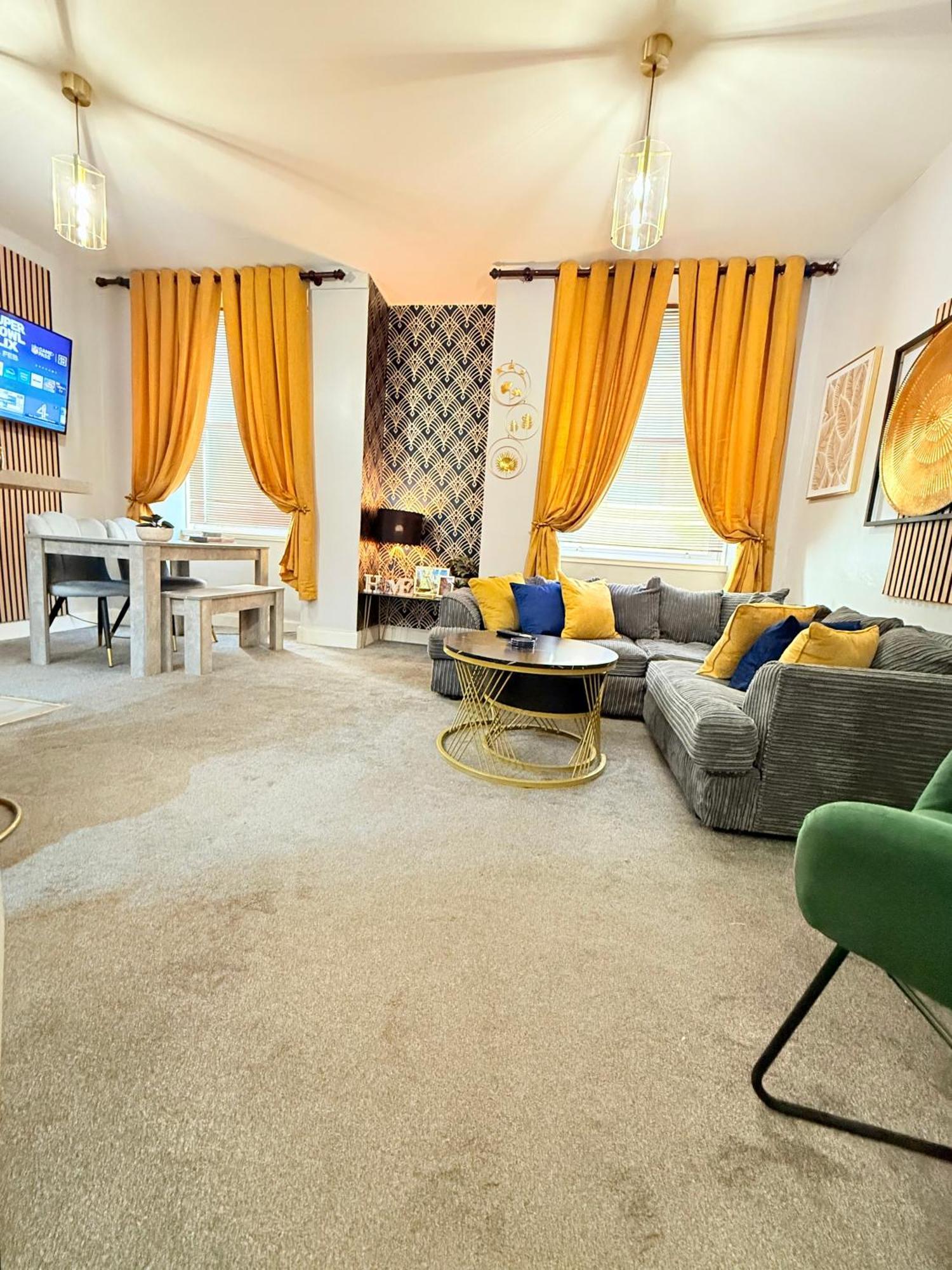 Two Bedroom Apartment-Central Edinburgh-Old Town-Licensed المظهر الخارجي الصورة
